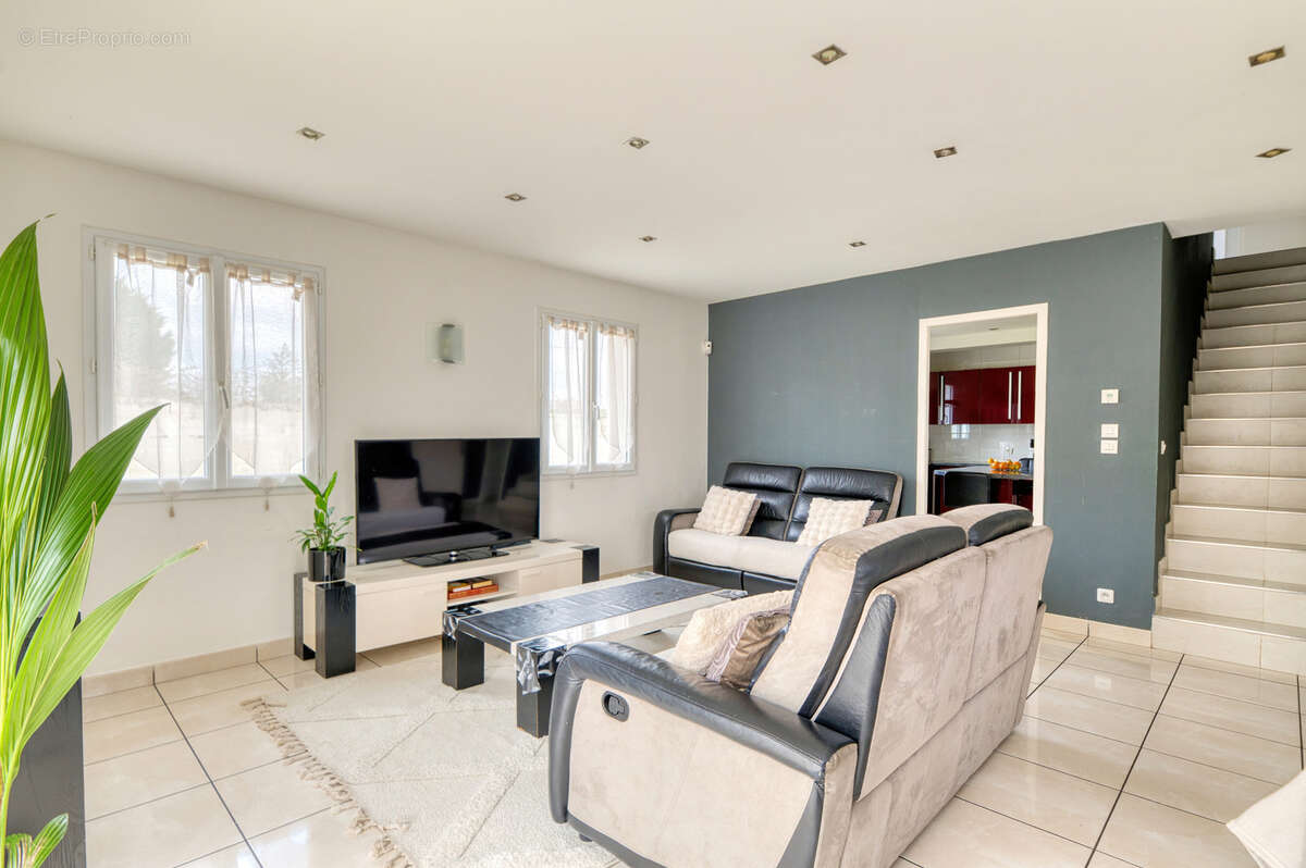 Maison à BONNEFAMILLE