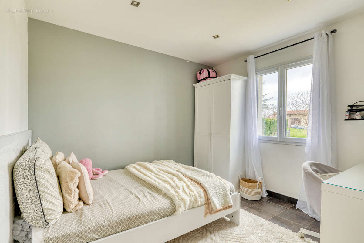 Maison à BONNEFAMILLE