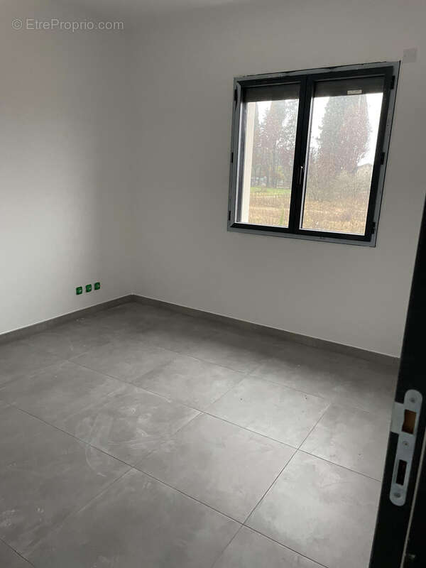 Maison à SAINT-JULIEN-DE-PEYROLAS