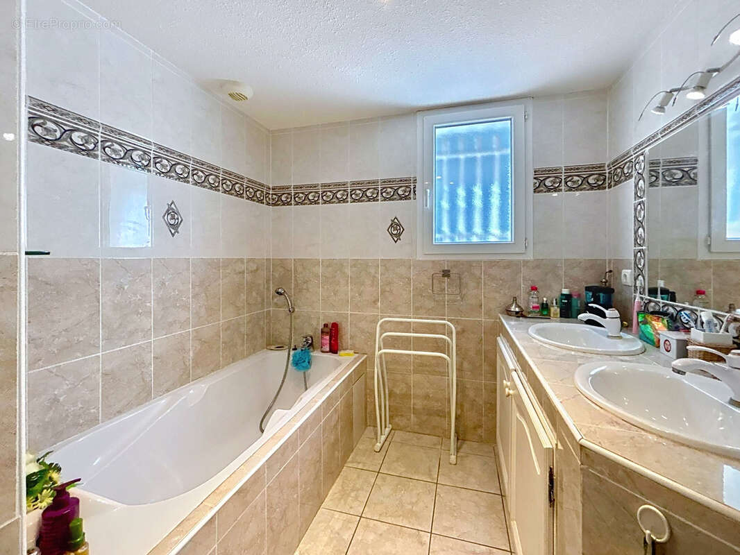 Maison à ROQUEFORT-DES-CORBIERES