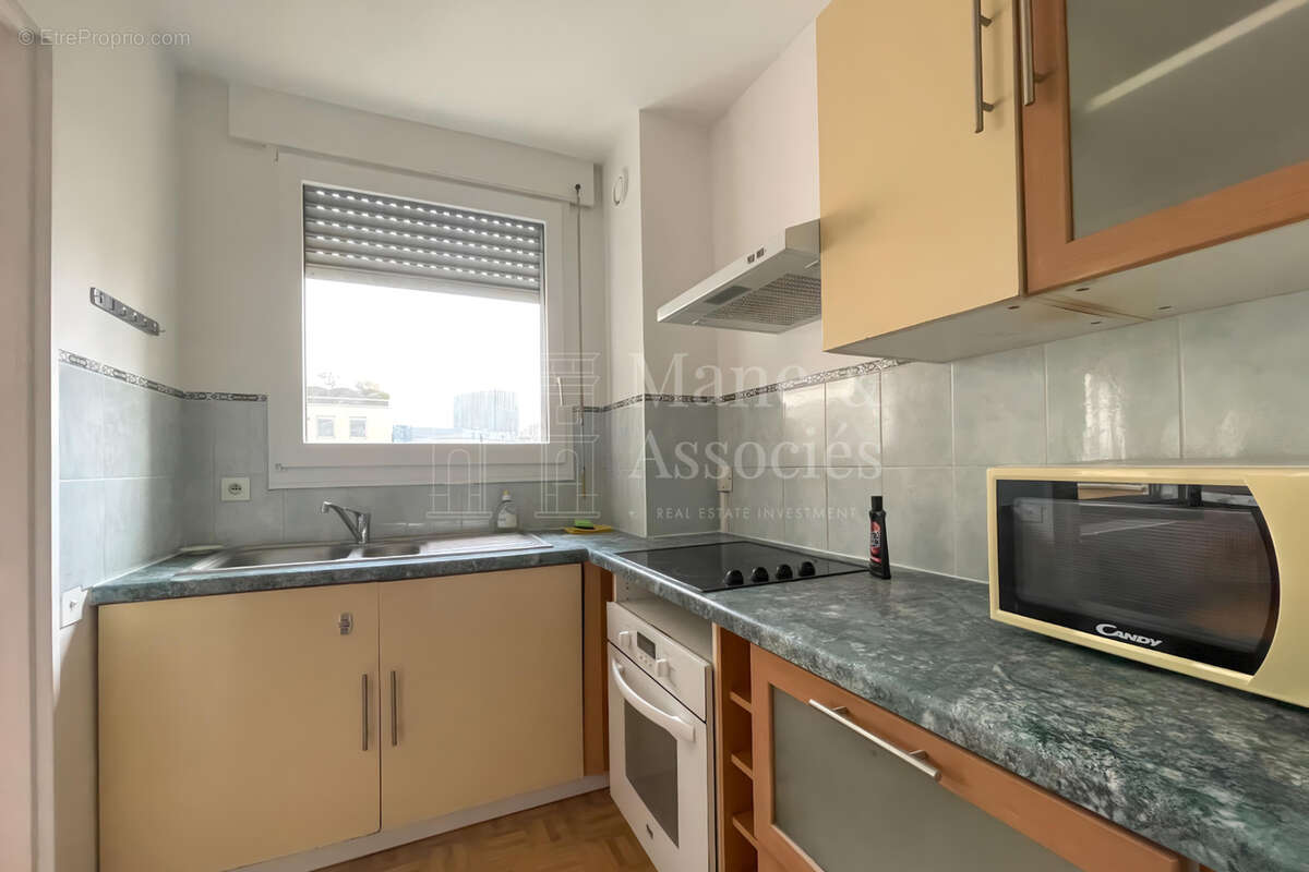 Appartement à COURBEVOIE