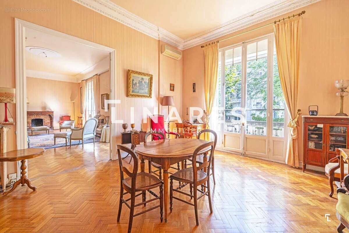 Appartement à MARSEILLE-6E