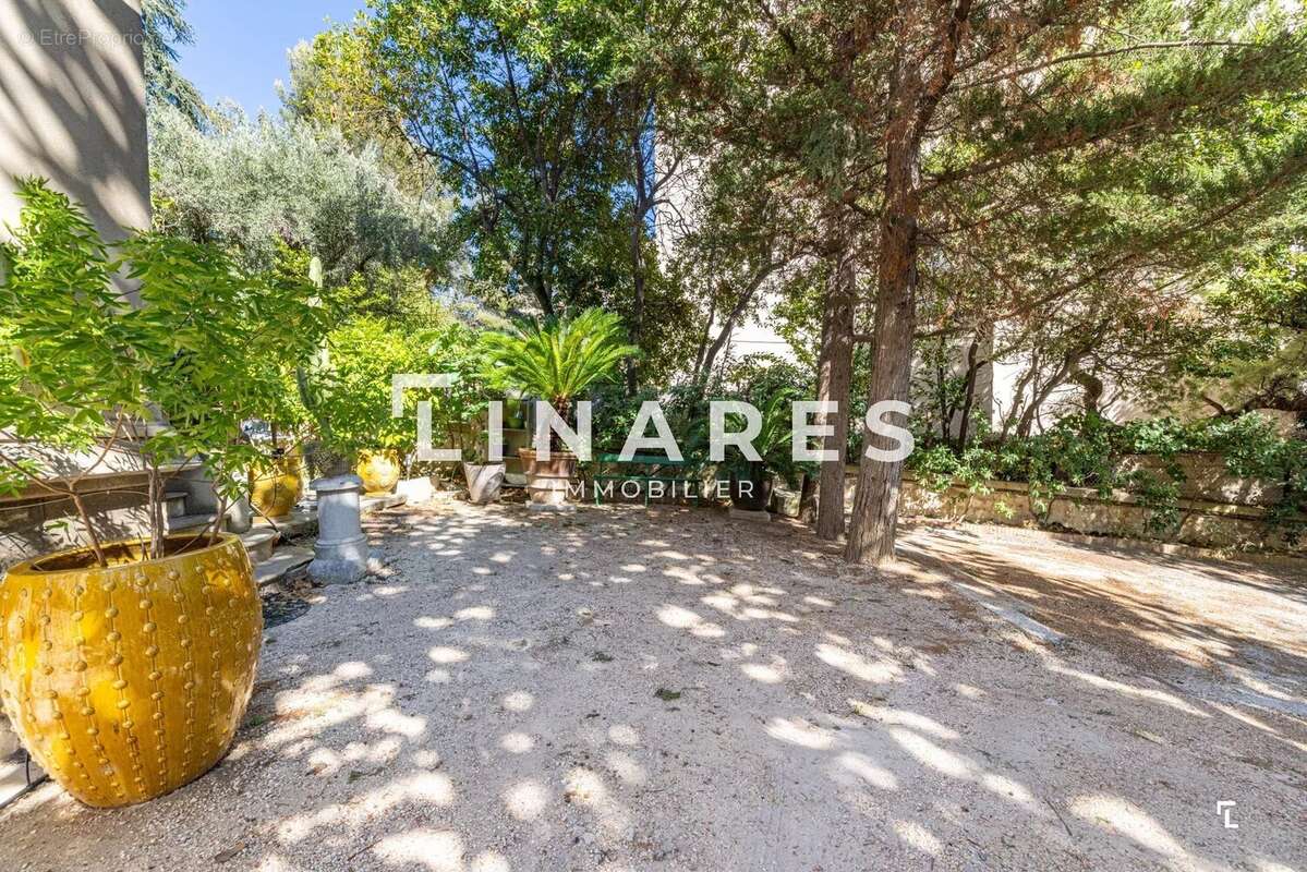 Appartement à MARSEILLE-6E