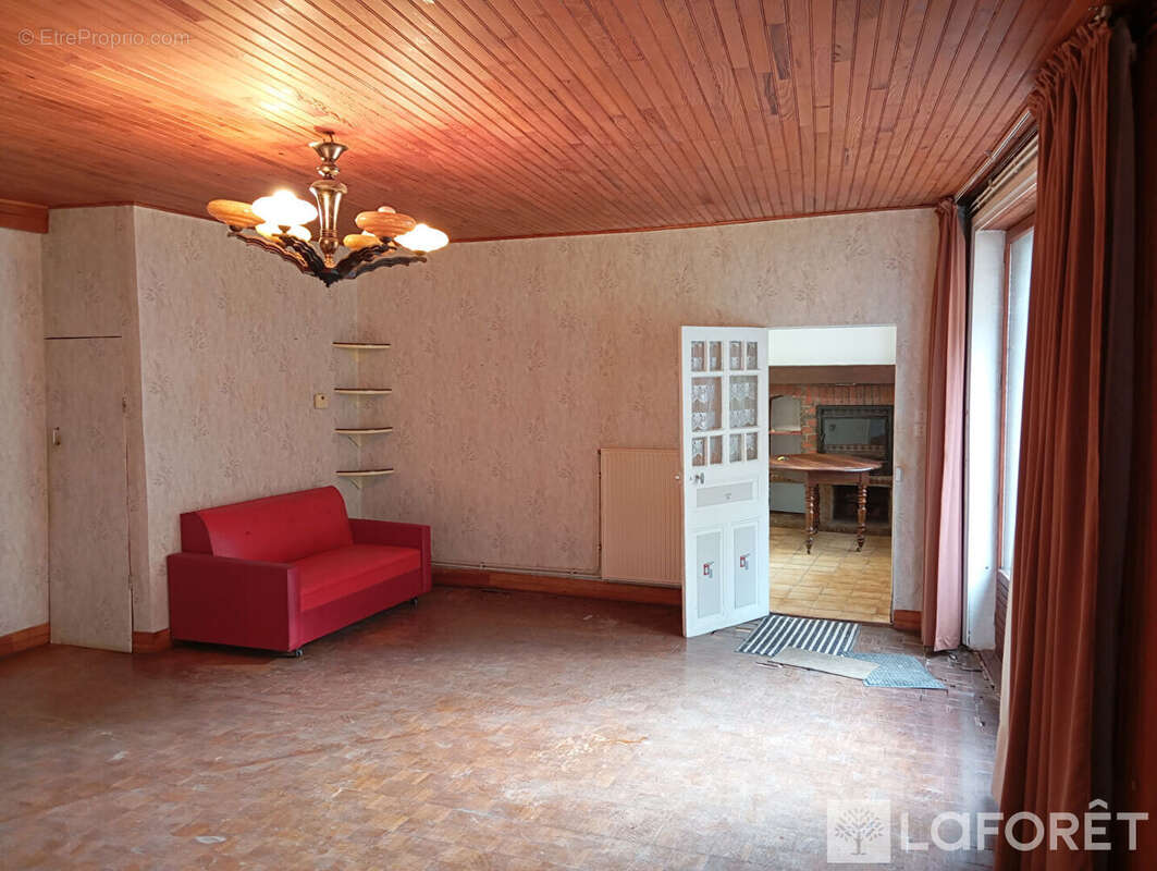 Maison à CHASSIGNOLLES