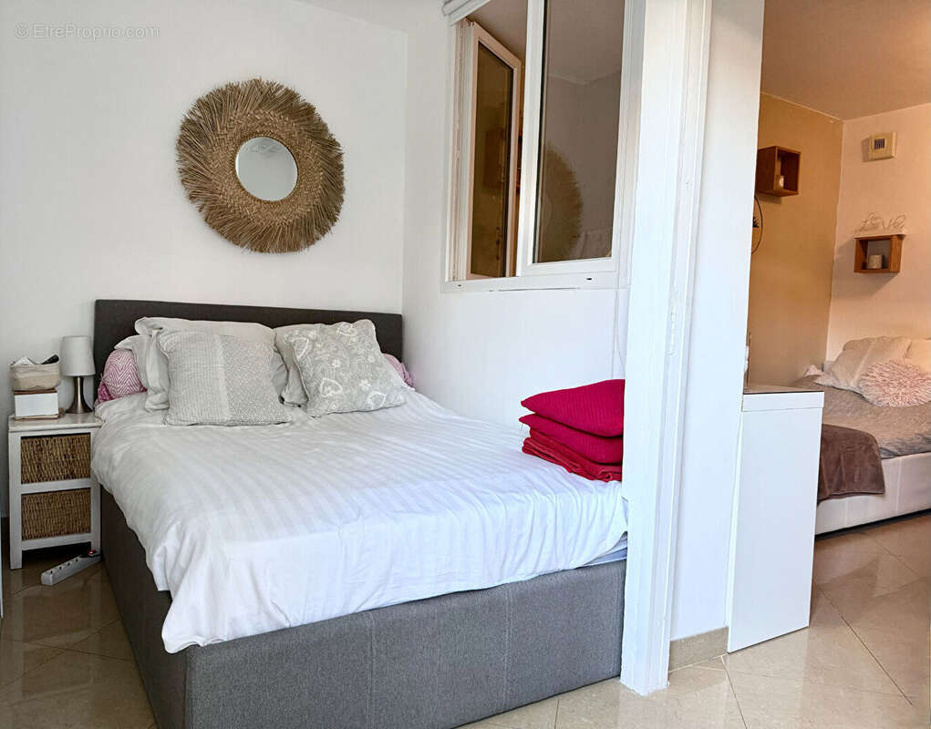 Appartement à SAINT-LAURENT-DU-VAR