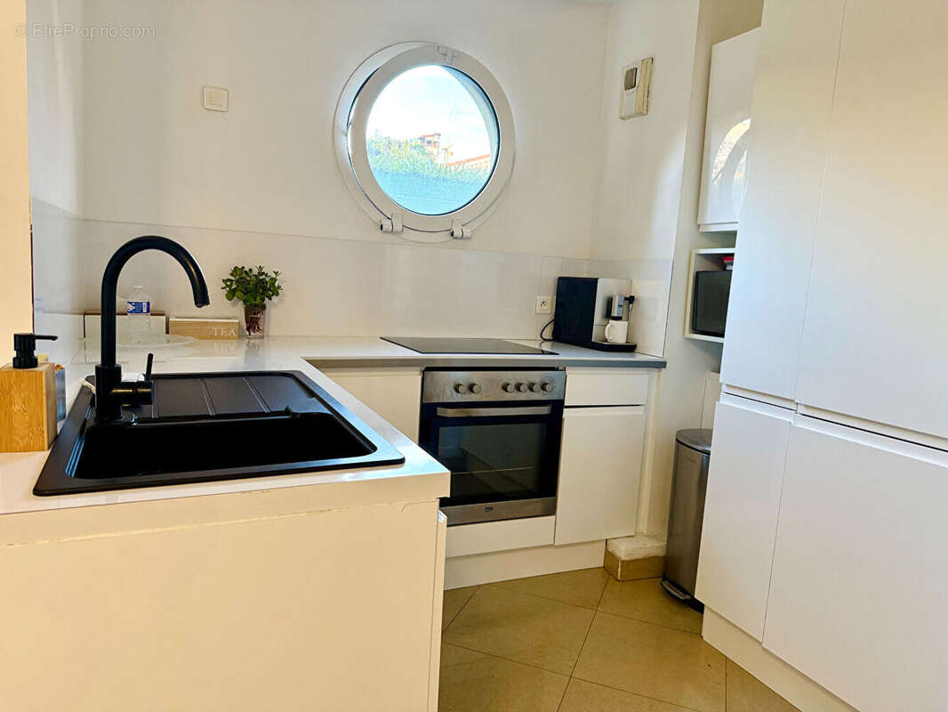 Appartement à SAINT-LAURENT-DU-VAR