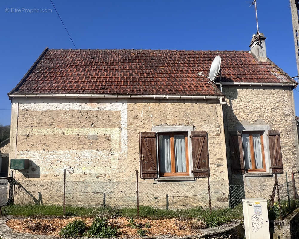 Maison à LA QUEUE-LES-YVELINES
