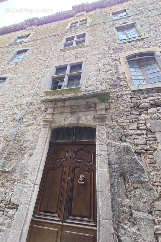 Maison à VILLEFRANCHE-DE-ROUERGUE