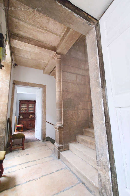 Maison à VILLEFRANCHE-DE-ROUERGUE