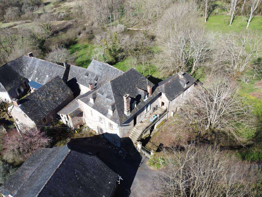 Maison à SAINT-AULAIRE