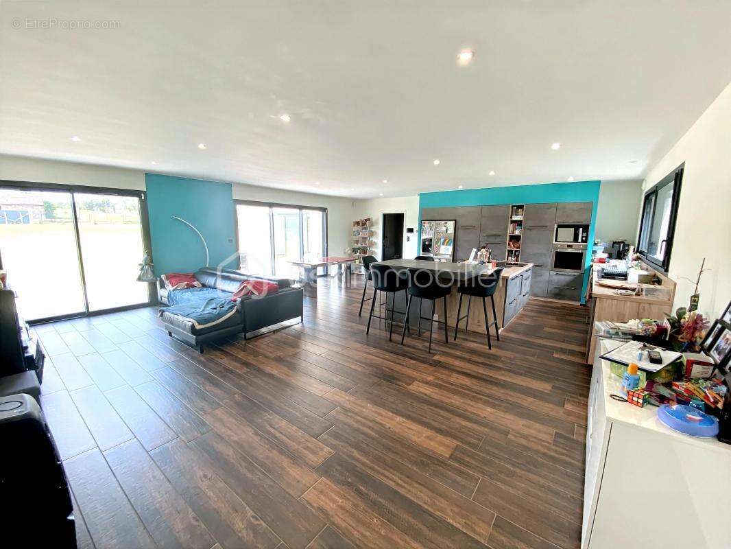 Maison à BELLEVUE-LA-MONTAGNE