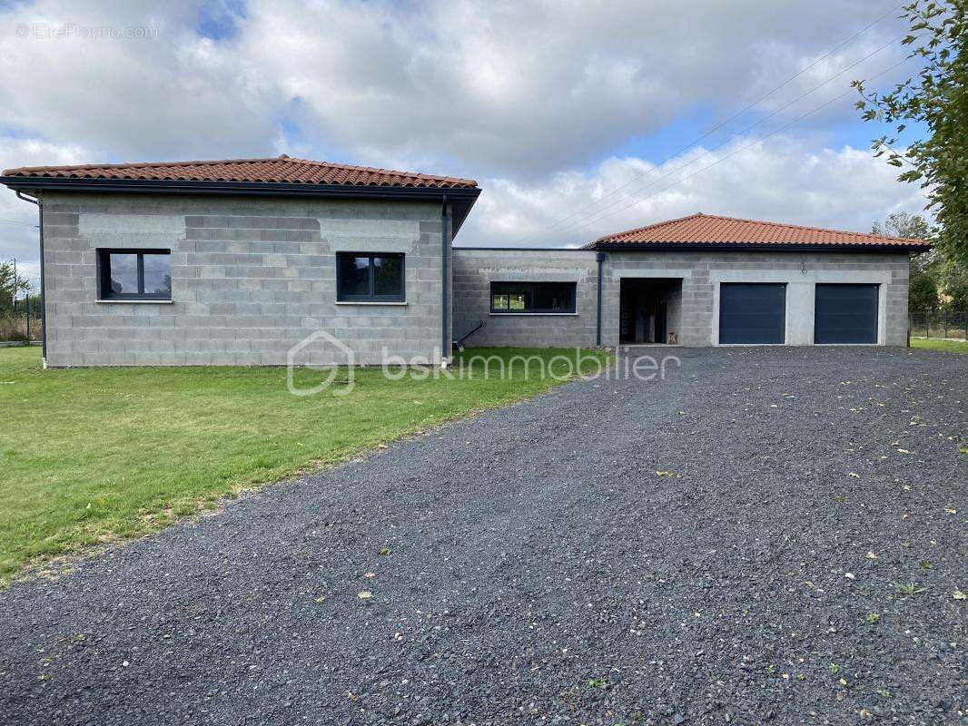 Maison à BELLEVUE-LA-MONTAGNE