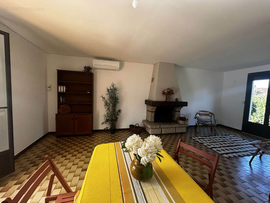 Maison à SAINT-MICHEL-DE-LLOTES