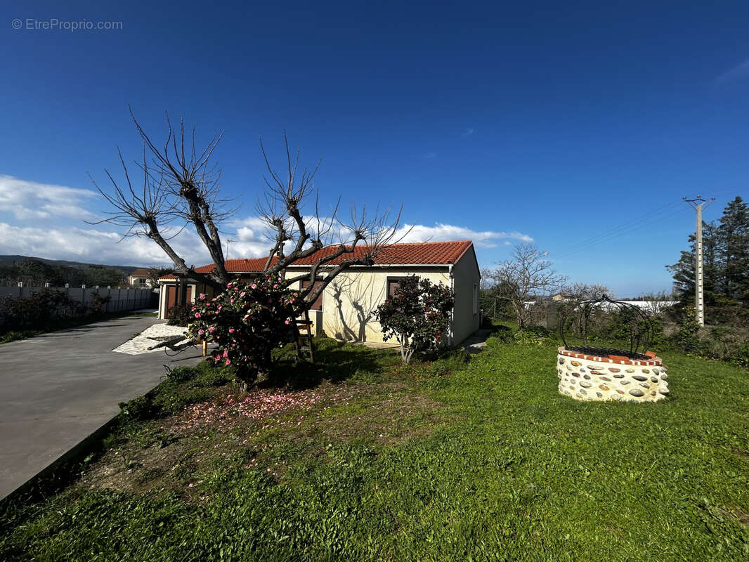 Maison à SAINT-MICHEL-DE-LLOTES