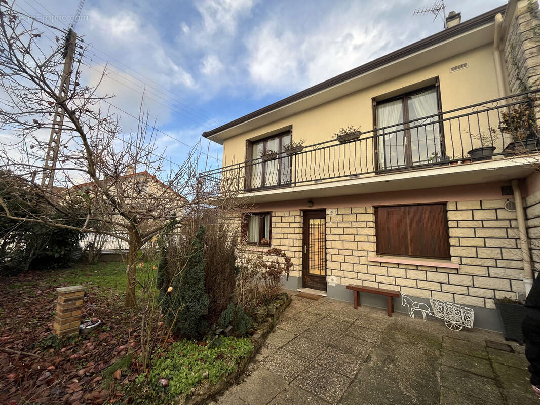 Maison à PARAY-VIEILLE-POSTE