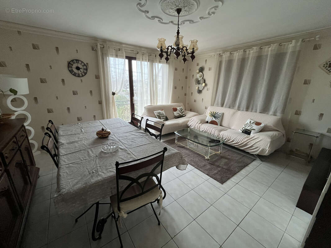 Maison à PARAY-VIEILLE-POSTE