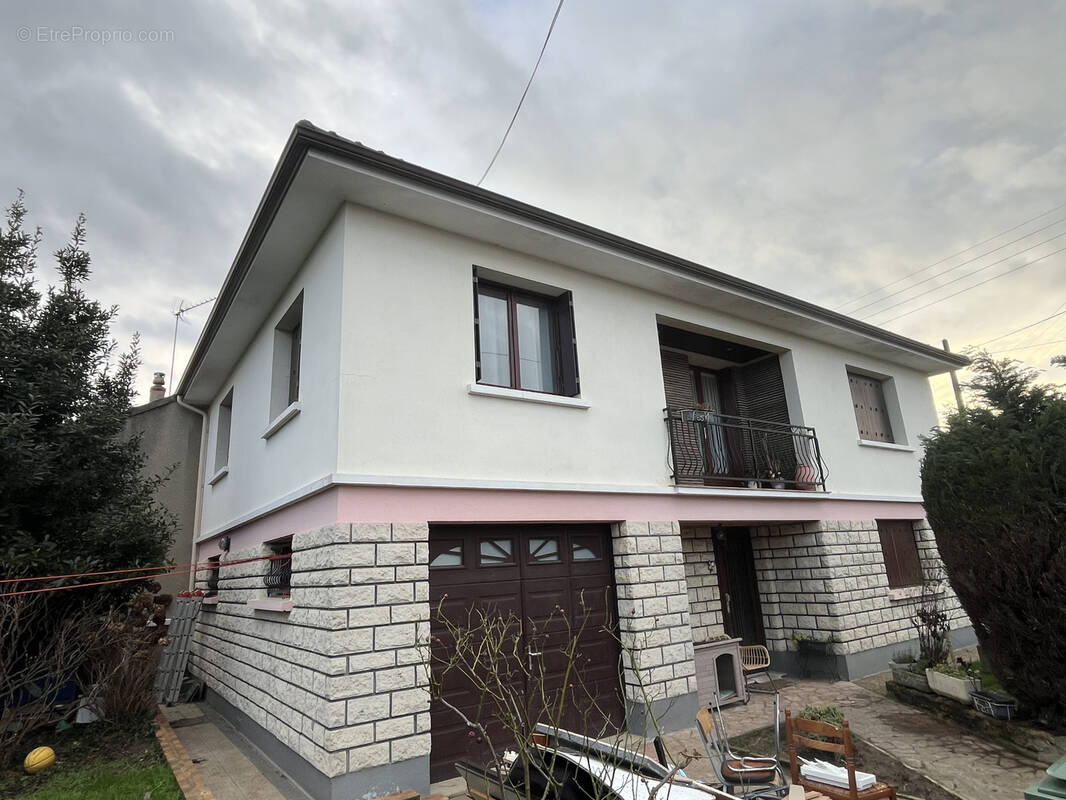 Maison à PARAY-VIEILLE-POSTE