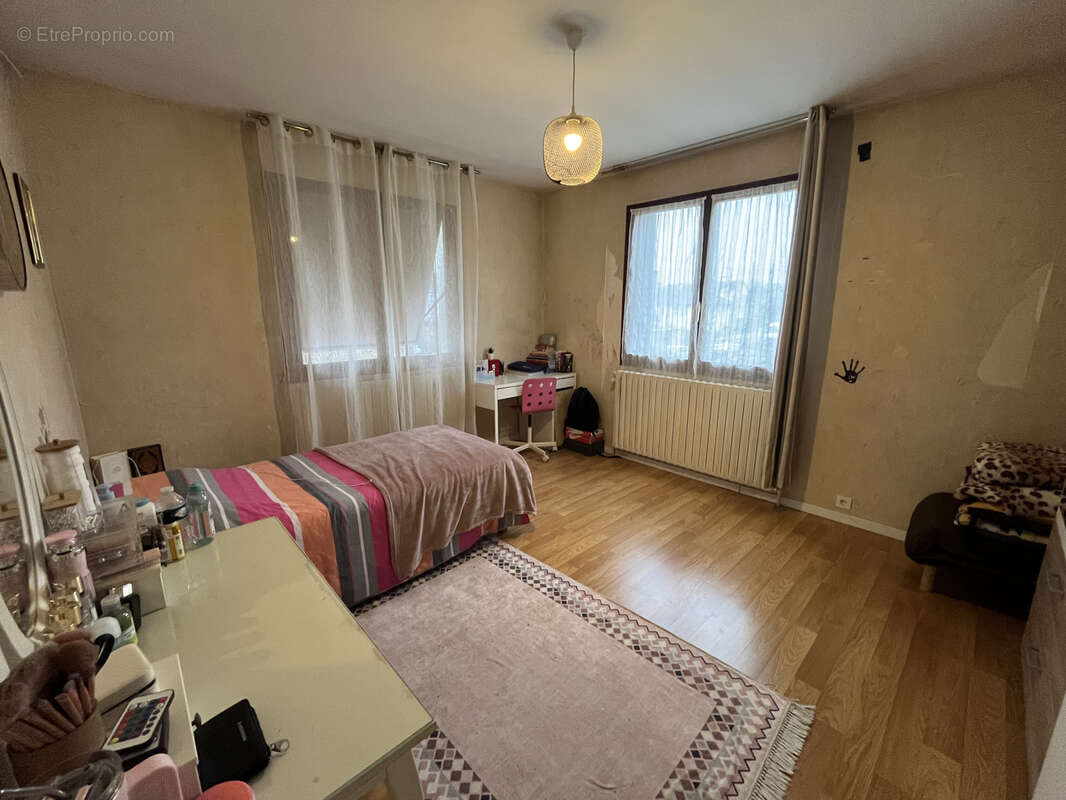 Maison à PARAY-VIEILLE-POSTE