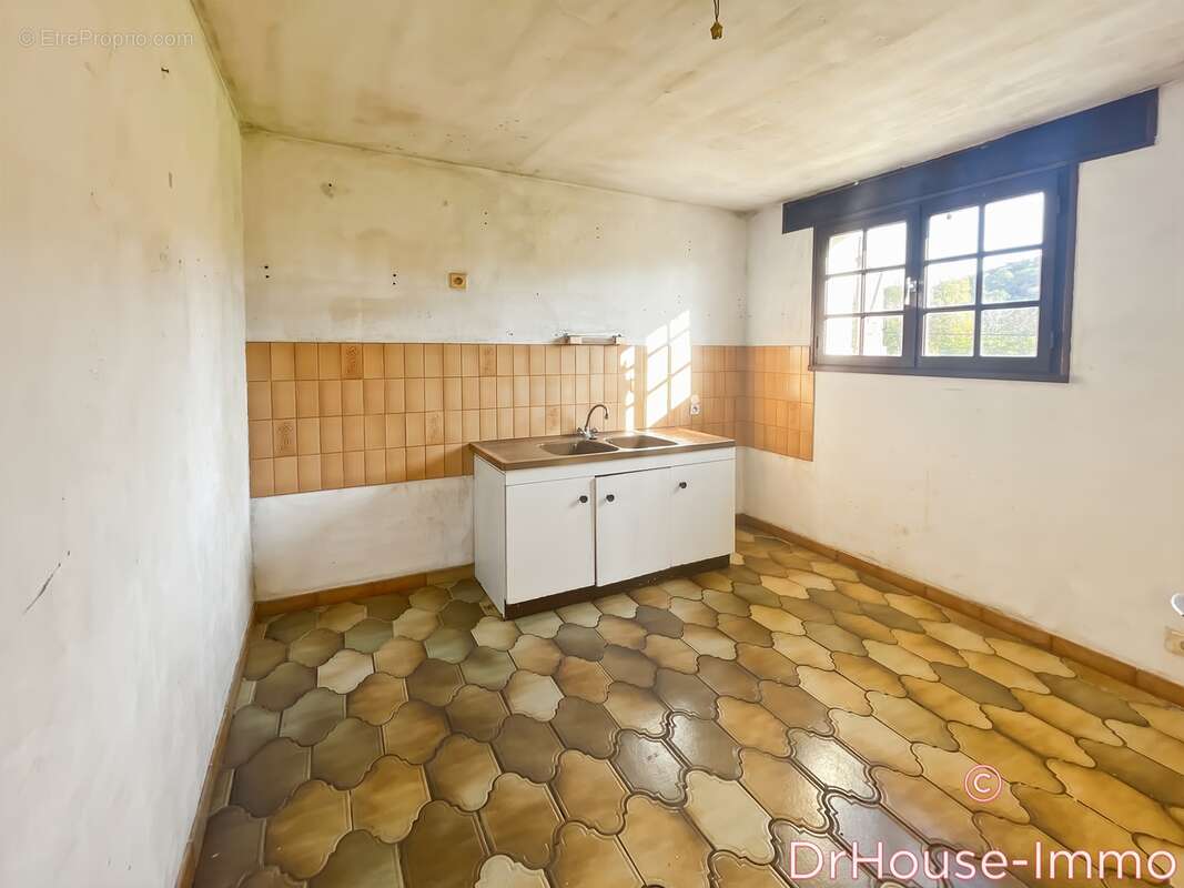 Maison à GAGNAC-SUR-CERE