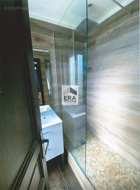 Appartement à PARIS-1E