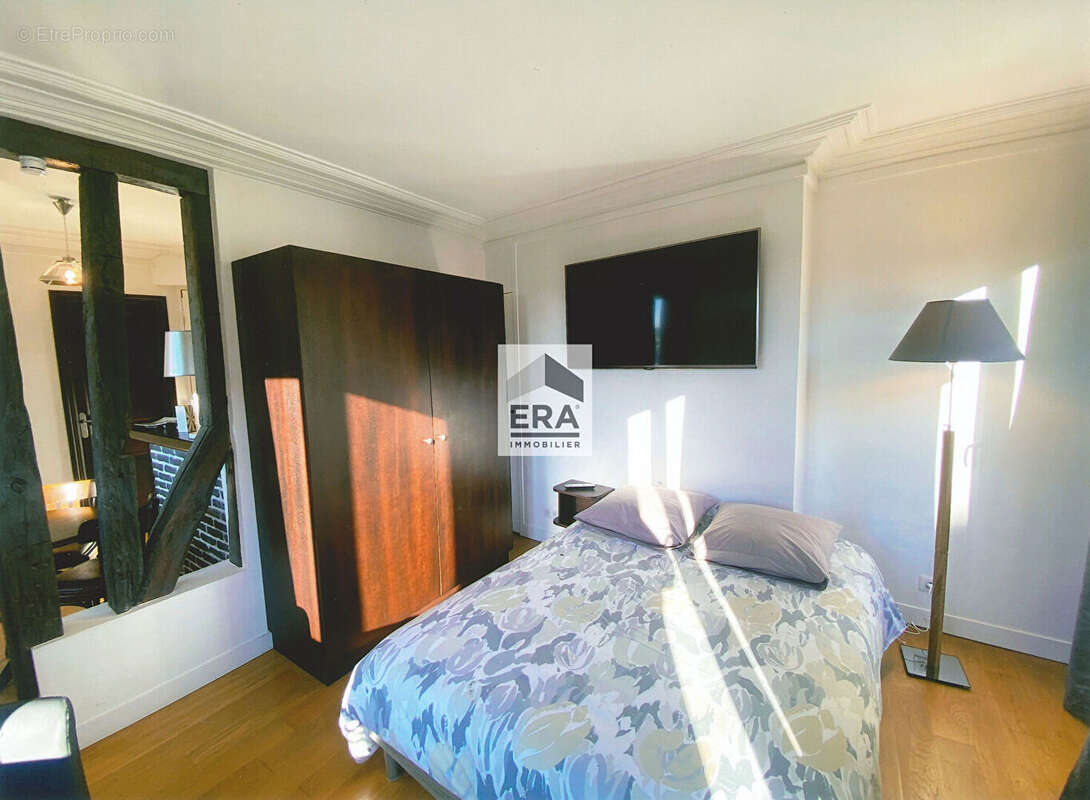 Appartement à PARIS-1E