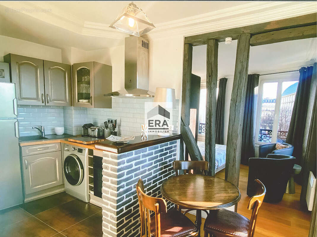 Appartement à PARIS-1E