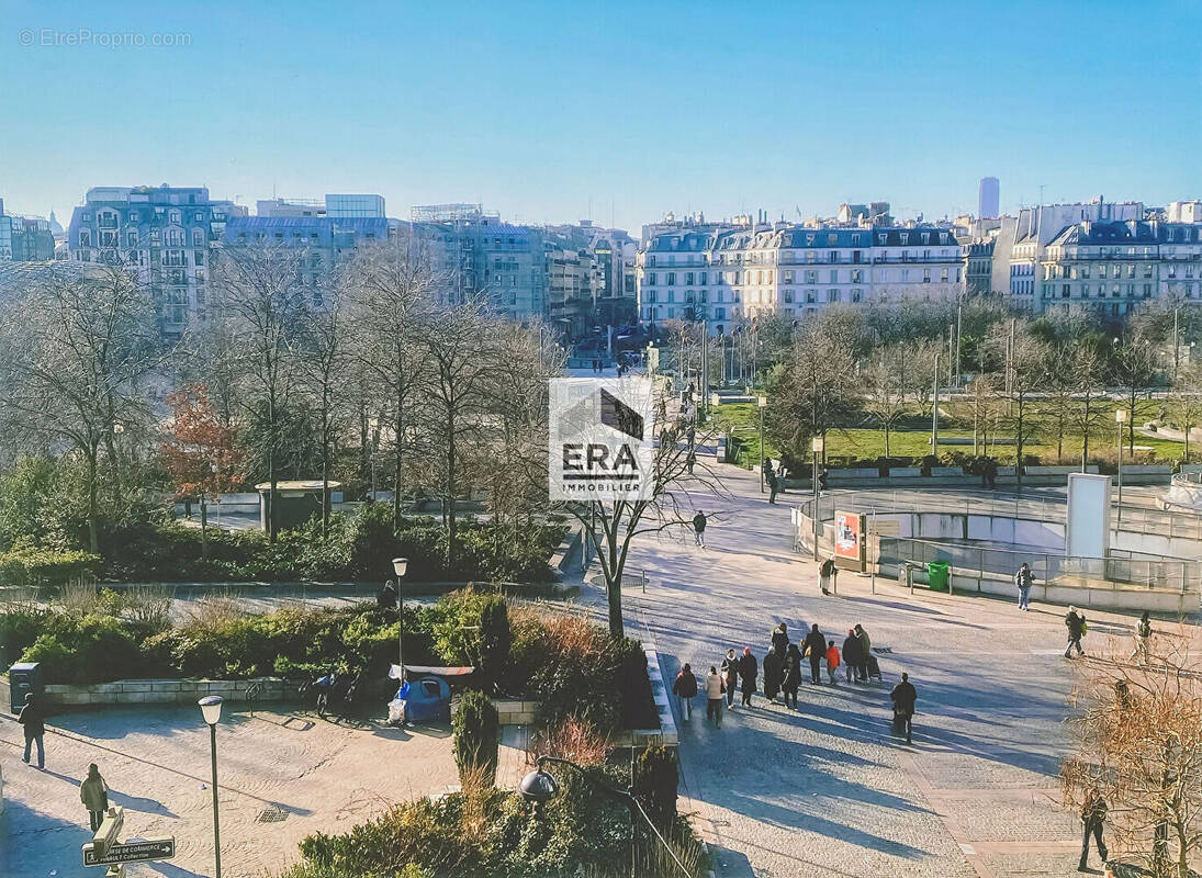 Appartement à PARIS-1E