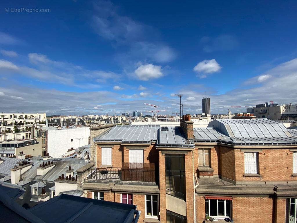 Appartement à PARIS-16E