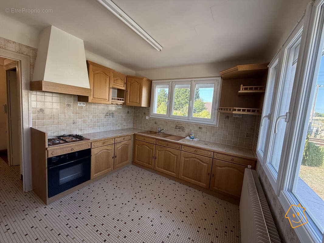 Maison à MOULINS-SUR-YEVRE