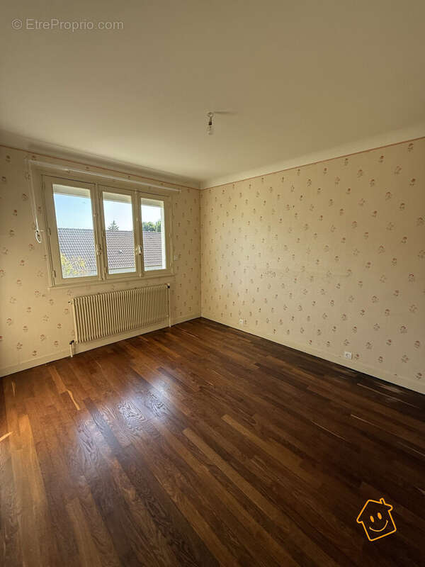 Maison à MOULINS-SUR-YEVRE