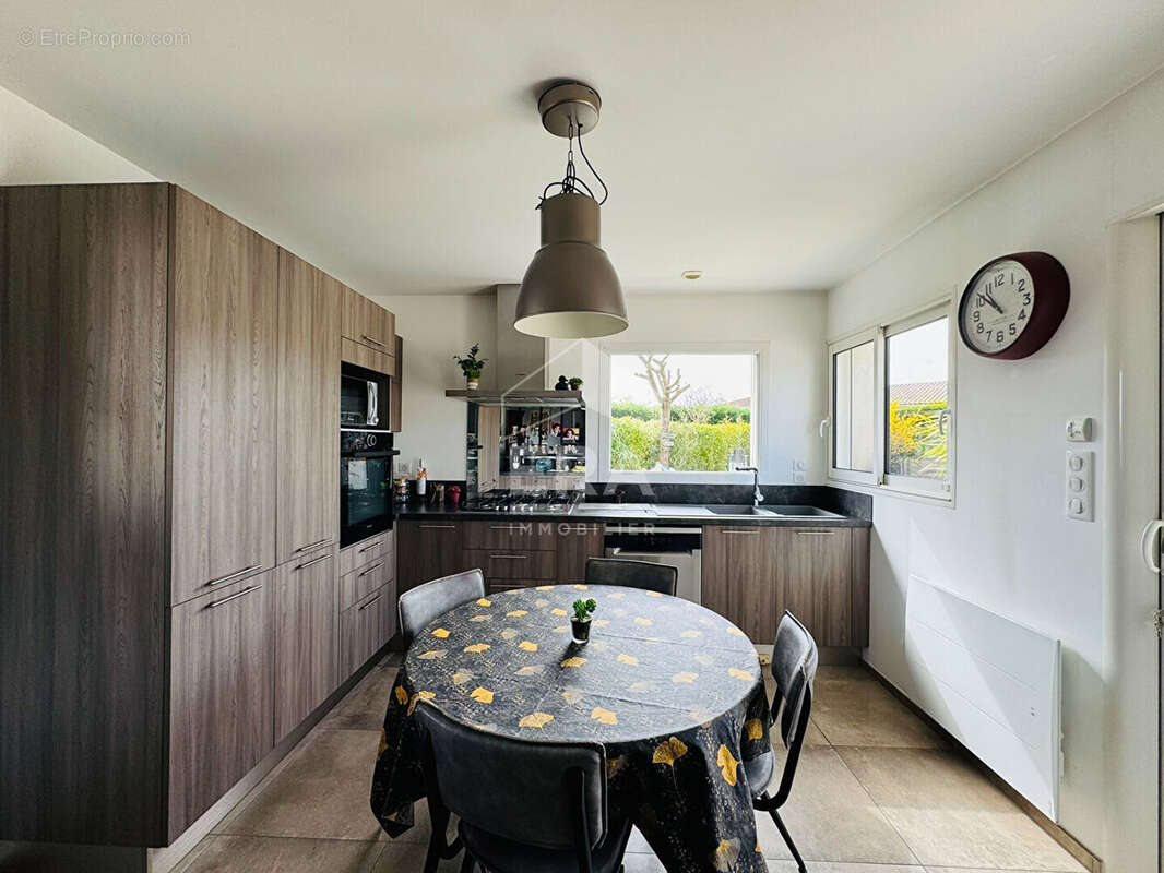 Maison à VAUX-SUR-MER