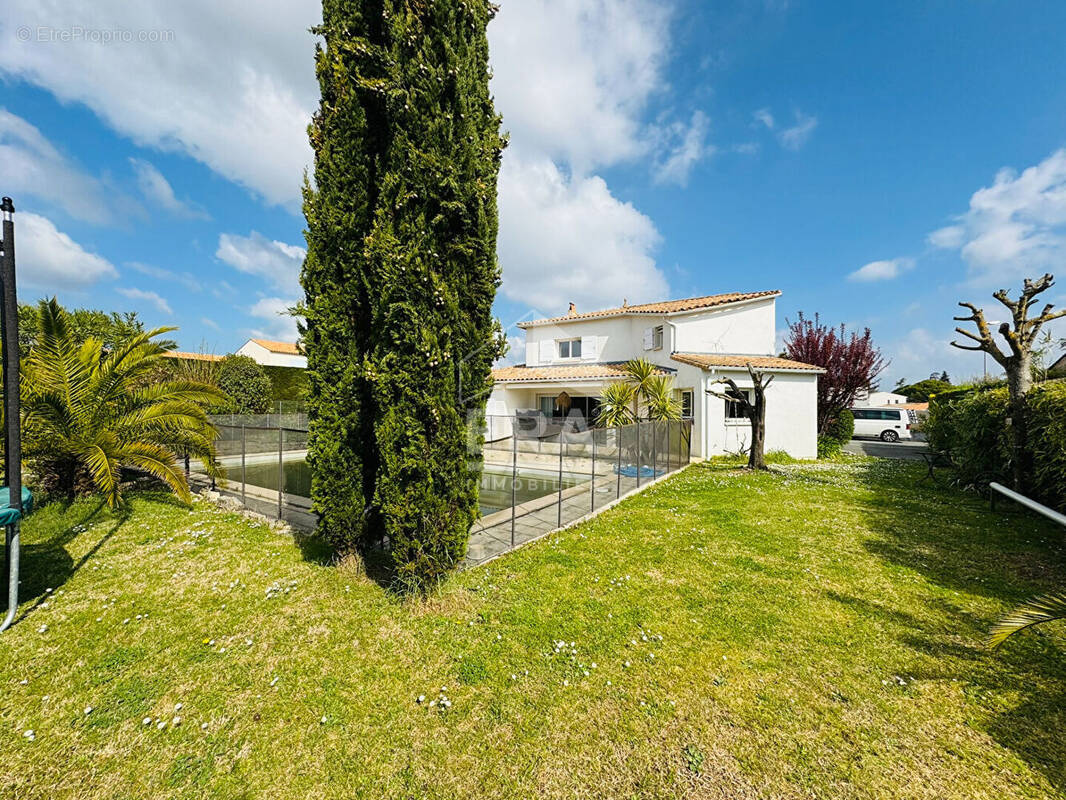 Maison à VAUX-SUR-MER