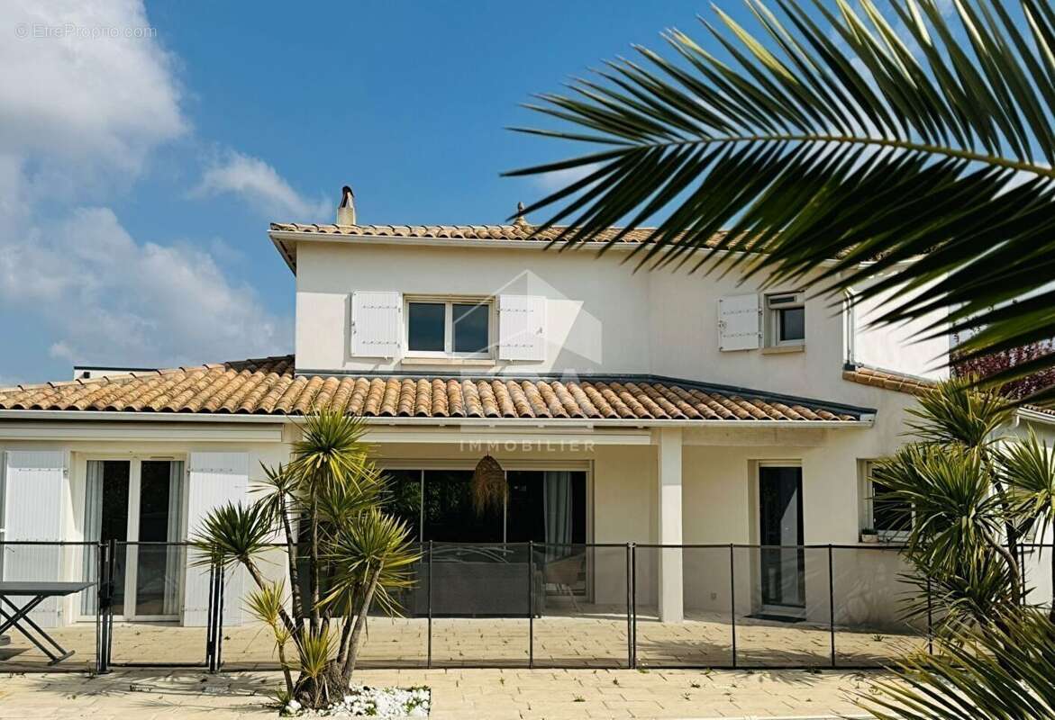 Maison à VAUX-SUR-MER