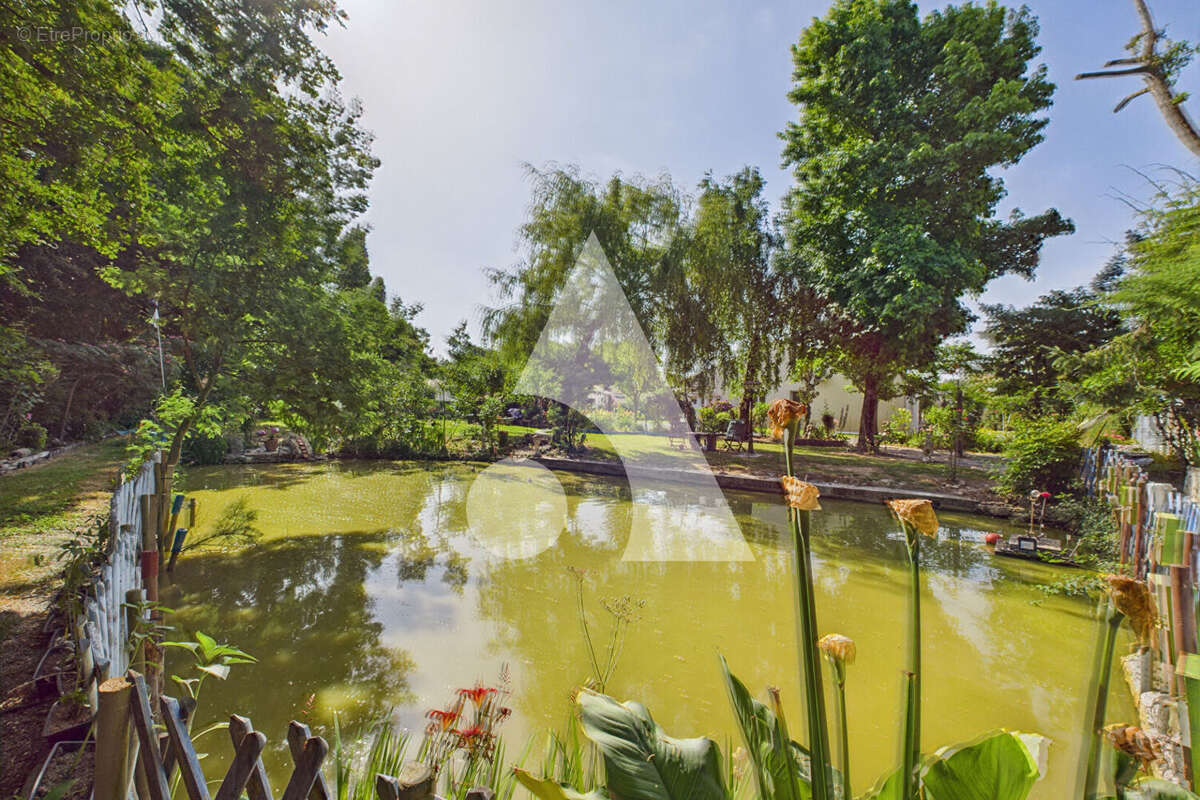 Maison à LA CHAPELLE-HERMIER