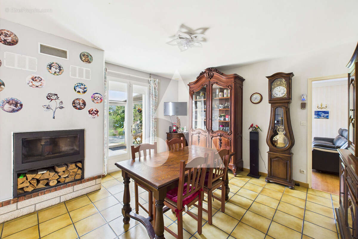 Maison à LA CHAPELLE-HERMIER