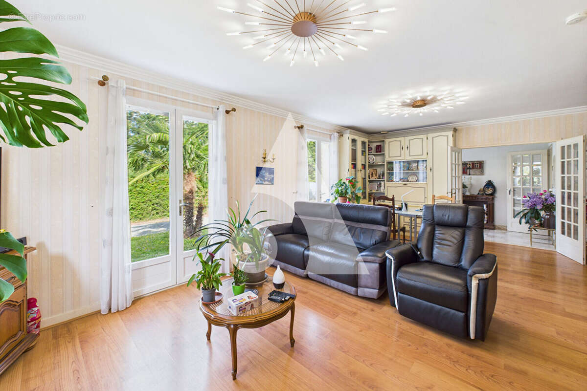 Maison à LA CHAPELLE-HERMIER