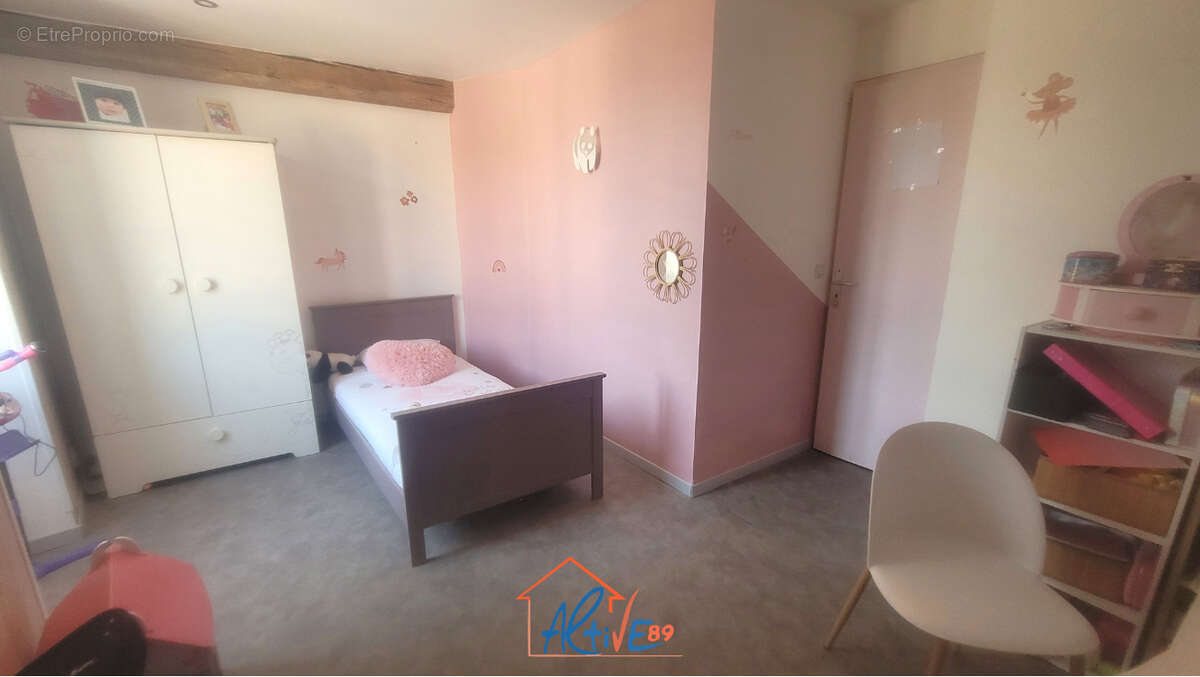 Maison à AILLANT-SUR-THOLON