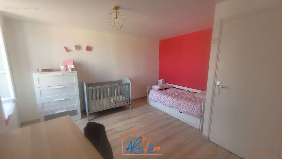 Maison à AILLANT-SUR-THOLON