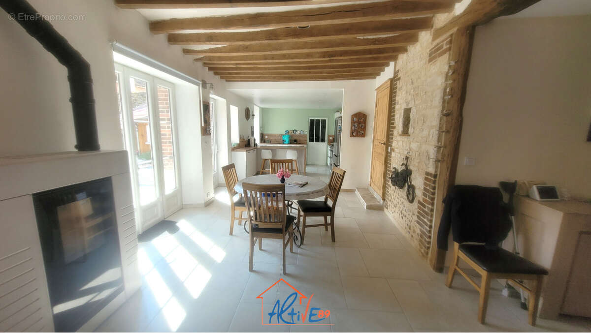 Maison à AILLANT-SUR-THOLON