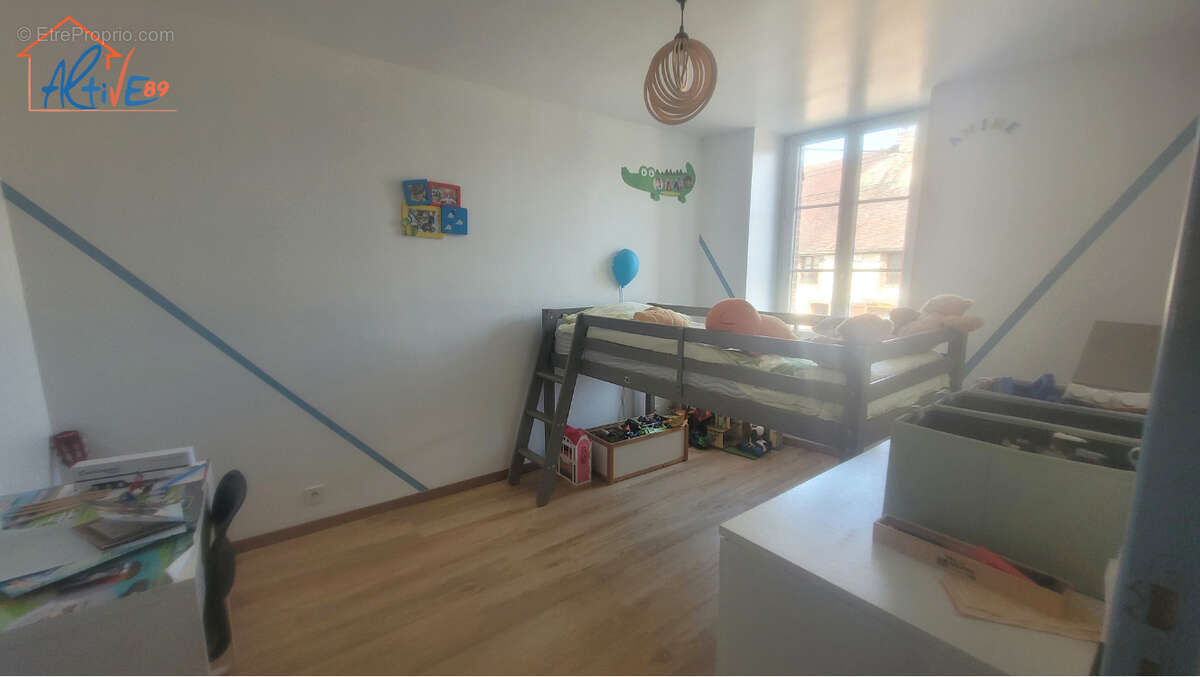 Maison à AILLANT-SUR-THOLON