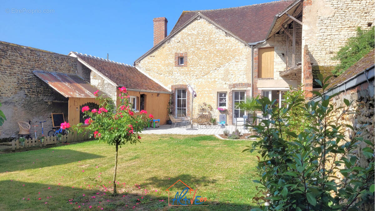 Maison à AILLANT-SUR-THOLON