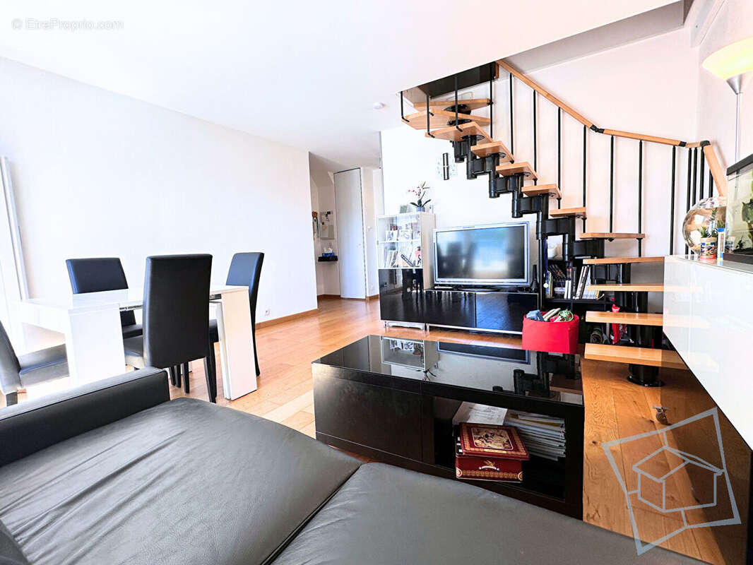 Appartement à VOISINS-LE-BRETONNEUX