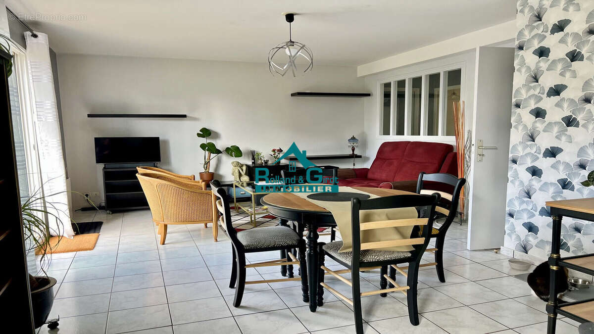 Appartement à THORIGNE-FOUILLARD