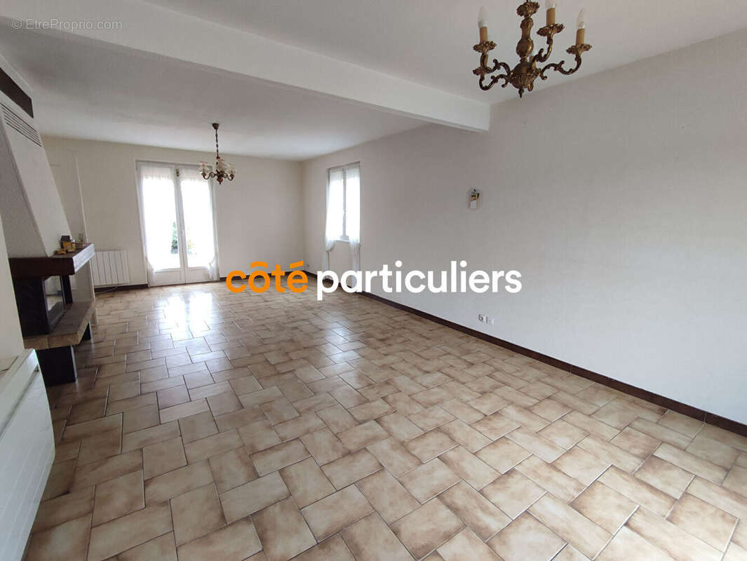 Maison à CORQUILLEROY