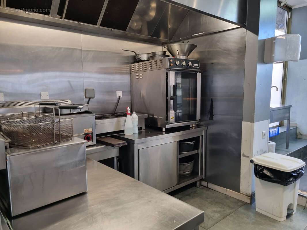 Commerce à GREOUX-LES-BAINS