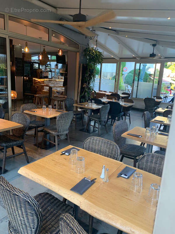 Commerce à GREOUX-LES-BAINS