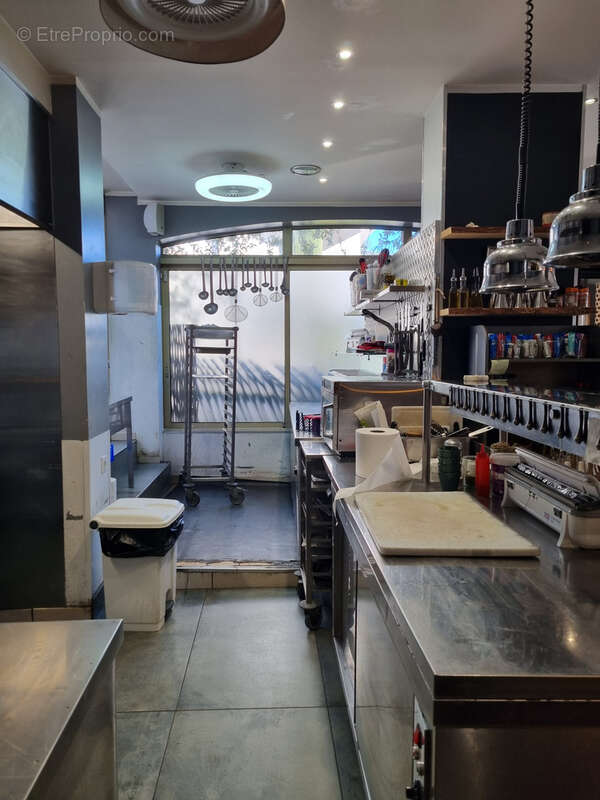 Commerce à GREOUX-LES-BAINS