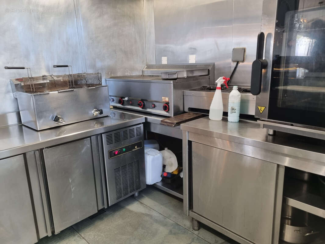 Commerce à GREOUX-LES-BAINS