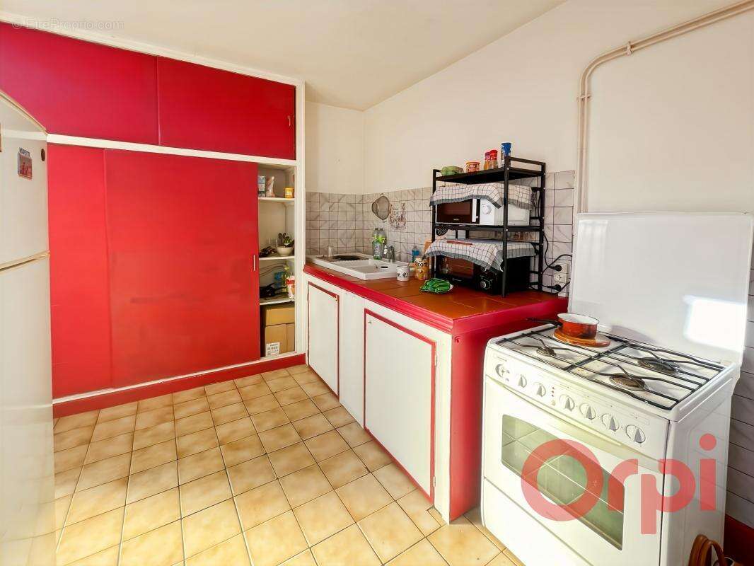 Appartement à AINAY-LE-CHATEAU