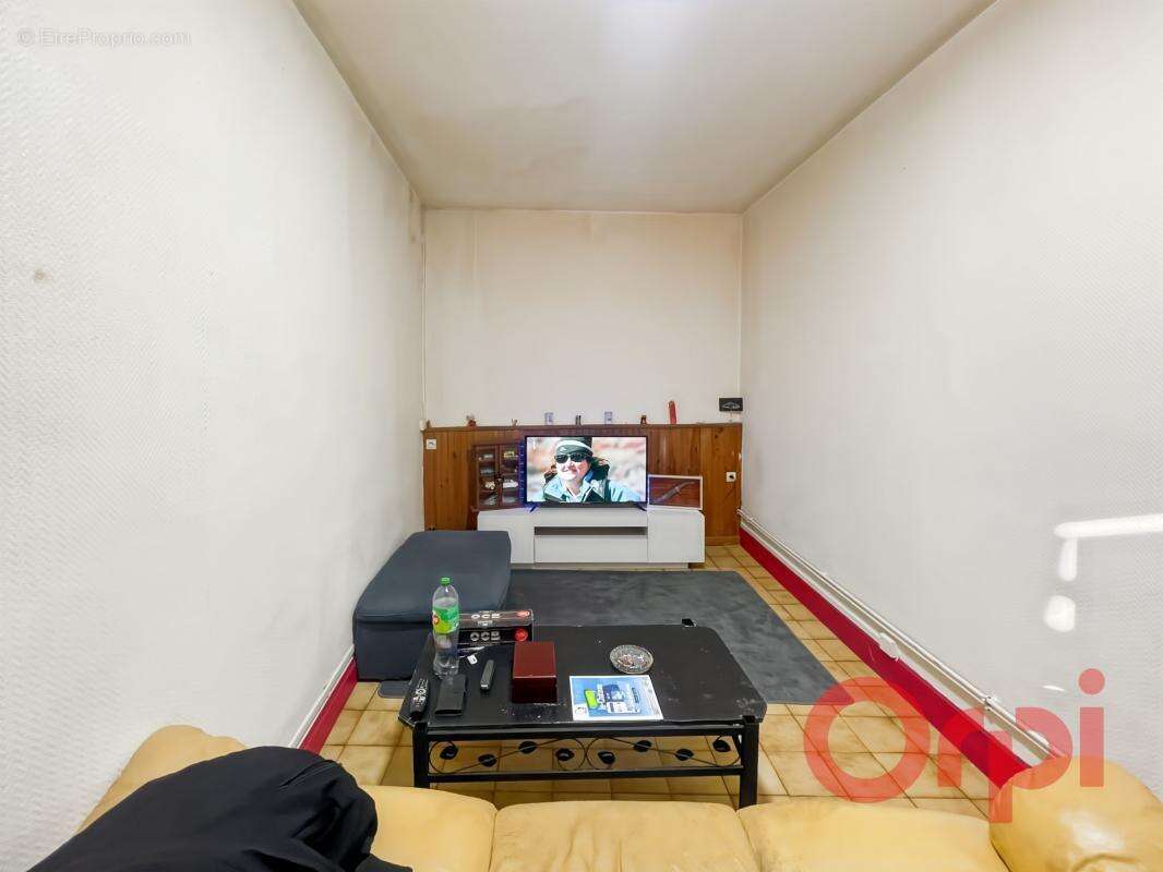 Appartement à AINAY-LE-CHATEAU